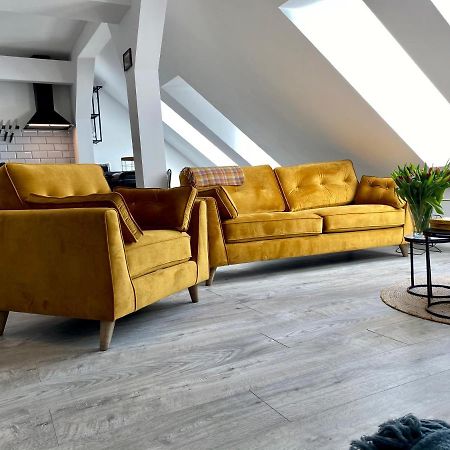 Apartament Hrabala Jelenia Góra Buitenkant foto