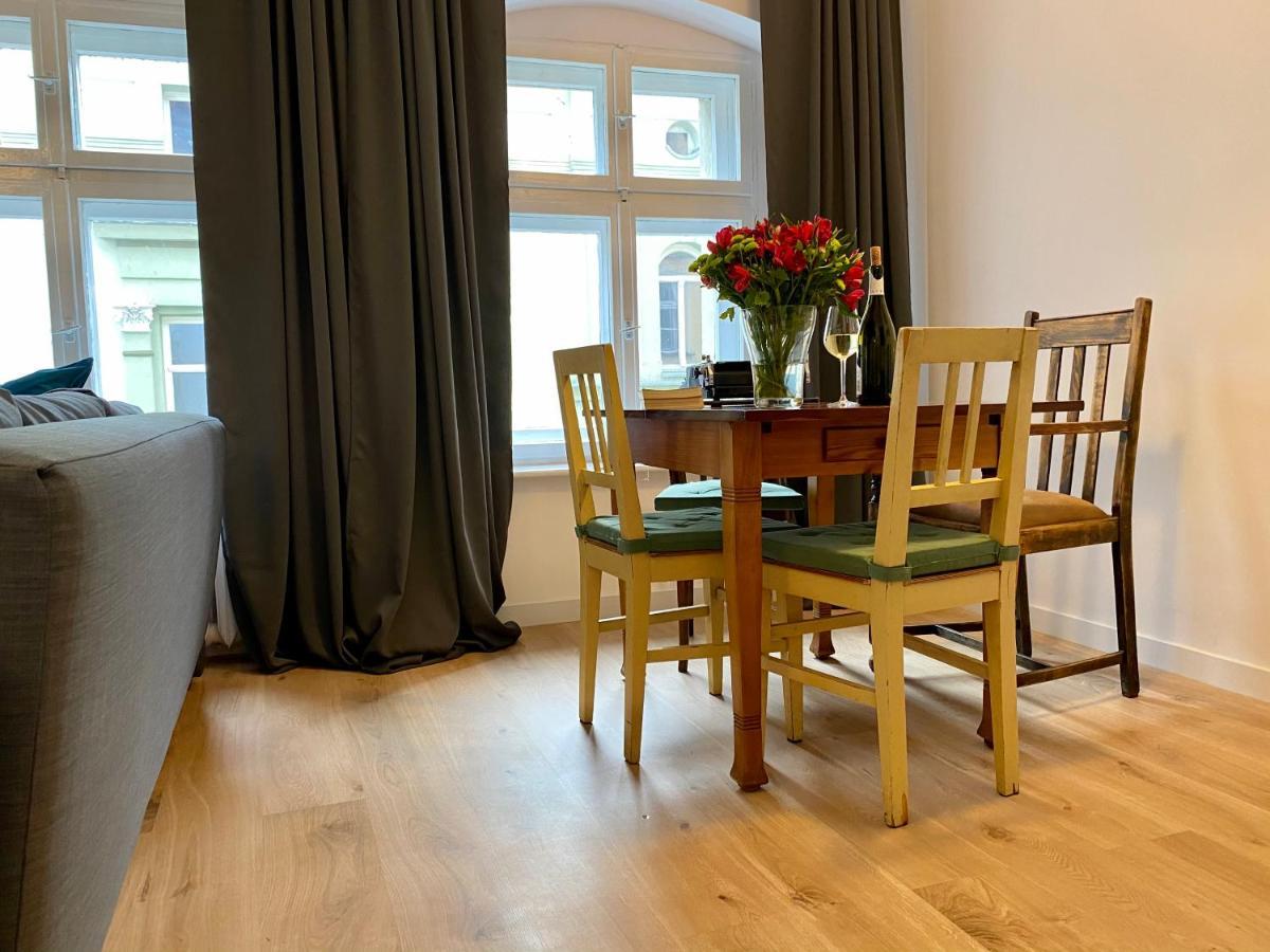 Apartament Hrabala Jelenia Góra Buitenkant foto