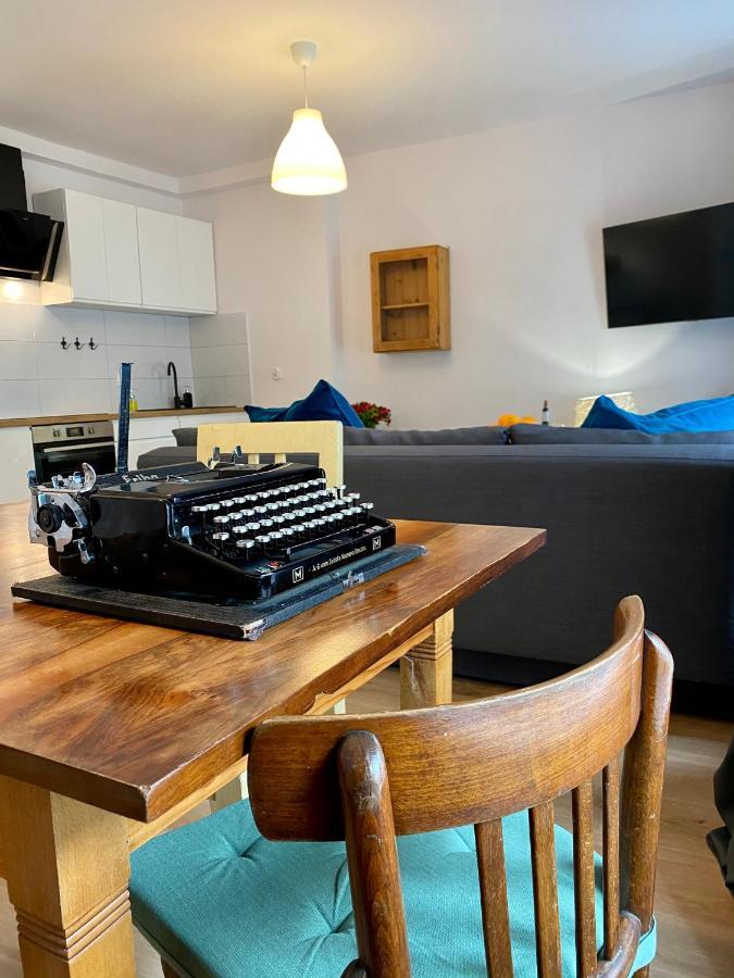 Apartament Hrabala Jelenia Góra Buitenkant foto