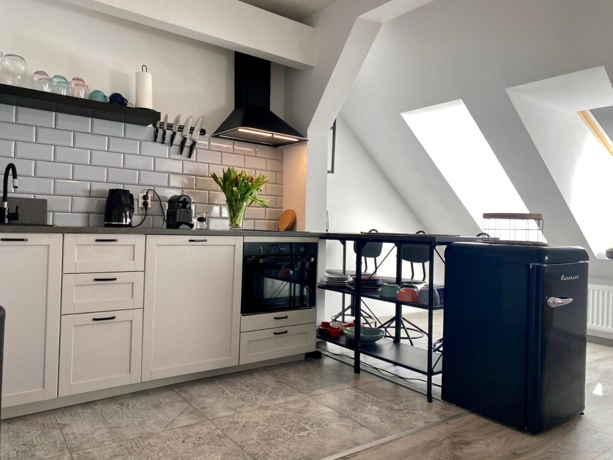 Apartament Hrabala Jelenia Góra Buitenkant foto