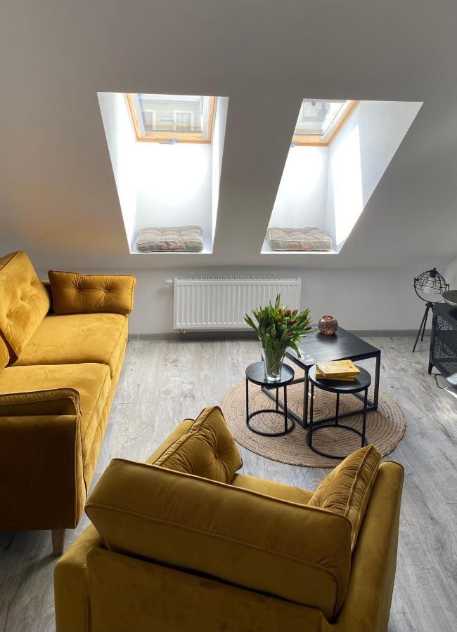 Apartament Hrabala Jelenia Góra Buitenkant foto