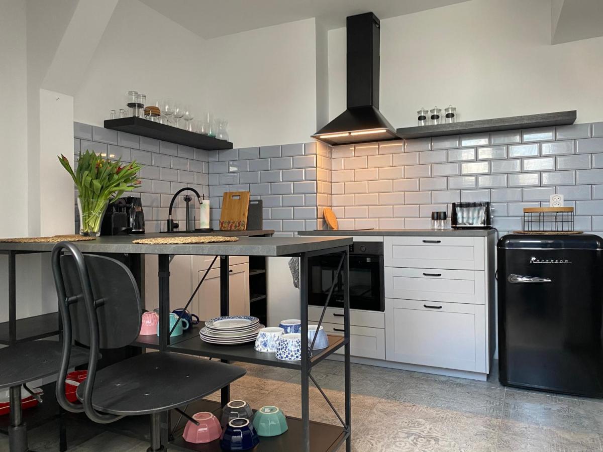 Apartament Hrabala Jelenia Góra Buitenkant foto
