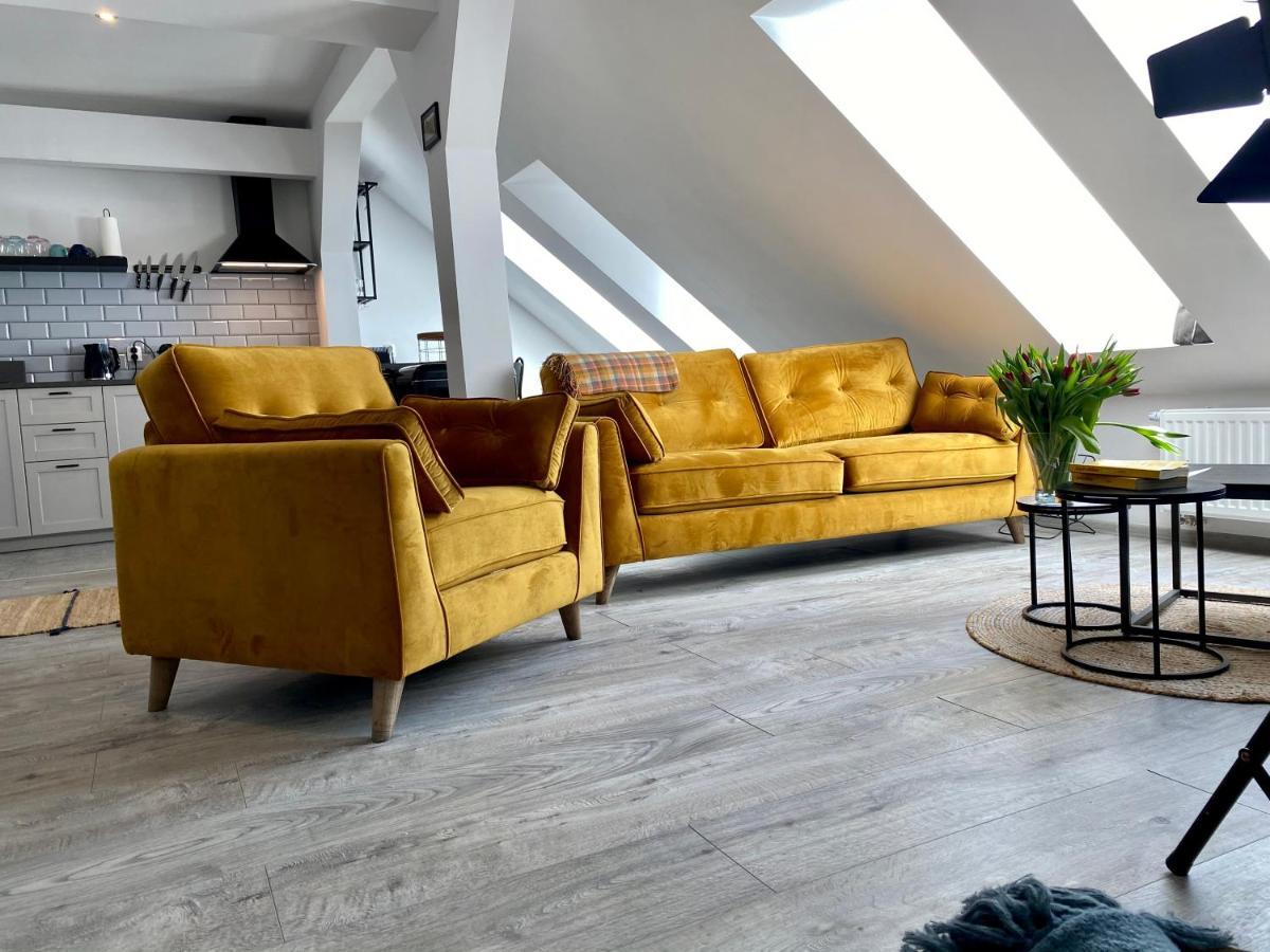 Apartament Hrabala Jelenia Góra Buitenkant foto